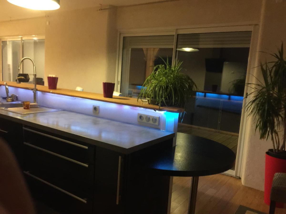 La Decouverte, Jacuzzi, Sauna, Et Terrasse Avec Vue Sur Lac A La Campagne Entre Toulouse Et Auch Catonvielle Kültér fotó